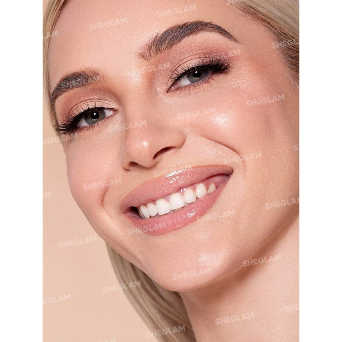 Fond de teint hydratant SHEGLAM Skinfinite - Shell